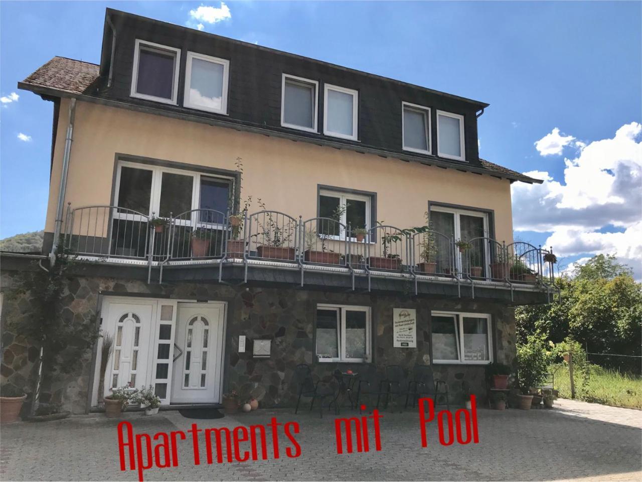 Residenz Moselzauber - Ferienwohnungen Mit Pool Landschaft Ernst Exterior photo